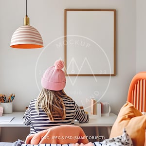 Maqueta de marco de habitación para niños, proporción 3:4, colores rosa salmón azul, maqueta de habitación para niños, objeto inteligente PSD, descarga instantánea