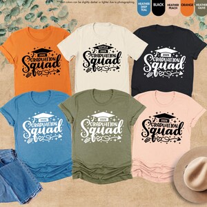 Custom 2026 Graduation Squad Shirt, Personalized Grad Gifts, Graduation Squad Shirt, Custom Senior Shirt, Senior Gifts, Family Graduation imagem 8