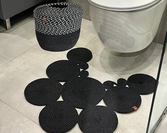 Bathroom Mat With Jute Basket, Toilet Trash Can And Mat, Bath Mat With Bath Dustbin Color: Black