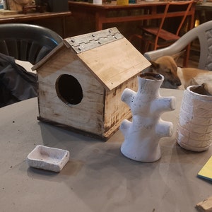 Handgemachter Blumenkasten / Vogelhaus / Blumenkasten für Puppenstube und Puppenhaus