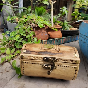 Handcrafted wooden chest/ treasure / antiQue/ jewellery/ stuff box (Empty)