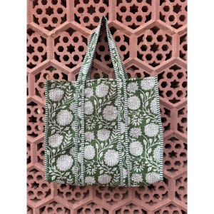 Grand sac fourre-tout réversible en coton matelassé imprimé à la main | Vichy d'été à rayures vertes