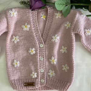 Knitted baby cardigan Daisy baby cardigan Knitted baby clothes Newborn baby gift Hand Knitted Baby Cardigan Knitted Baby Clothes Knitted Girl Outfit Knitted Sweater Natural baby clothing