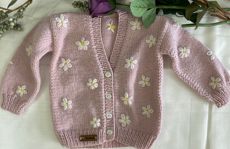 Knitted baby cardigan Daisy baby cardigan Knitted baby clothes Newborn baby gift Hand Knitted Baby Cardigan Knitted Baby Clothes Knitted Girl Outfit Knitted Sweater Natural baby clothing