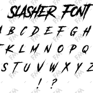 Op de afbeelding: Een zwart-wit alfabet lettertype met een gekartelde, doorstreepte stijl. Het lettertype bevat hoofdletters, cijfers en leestekens. Het lettertype heet "Slasher Font".