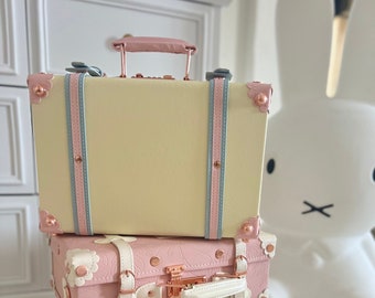 Baby keepsake trunk