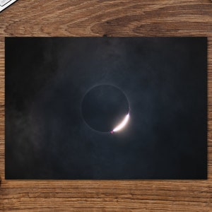 2024 日食ダイヤモンドリンググリーティングカード - 大切な人に星の挨拶を送りましょう