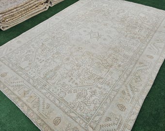 Türkischer Teppich (244 x 335 cm), Vintage-Teppich, neutraler Oushak-Teppich, handgefertigter Teppich, antiker Wollteppich, Salonteppich (244 x 335 cm), ethnischer Stammes-Teppich, Kurzflorteppich