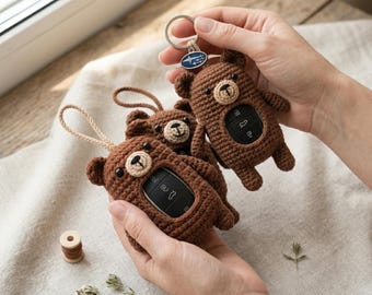 Funda para llavero de oso pardo de ganchillo, estuche para llaves de coche amigurumi hecho a mano, lindo accesorio de animal, pequeño regalo de Navidad o cumpleaños para ella.