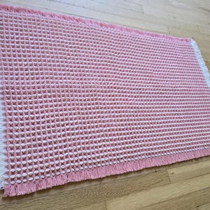 SHIMOH Wafel Badmat, Superabsorberende Antislip Badmat voor Badkamervloer, Machinewasbare Badkamermat met Kwastjes, Rubberen Achterkant Pink/White