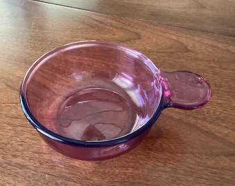Corning vision cranberry grab-it dish