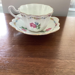 Krister Porzellan Manufaktur KPM Germany Tea Cup and Saucer Floral Gold