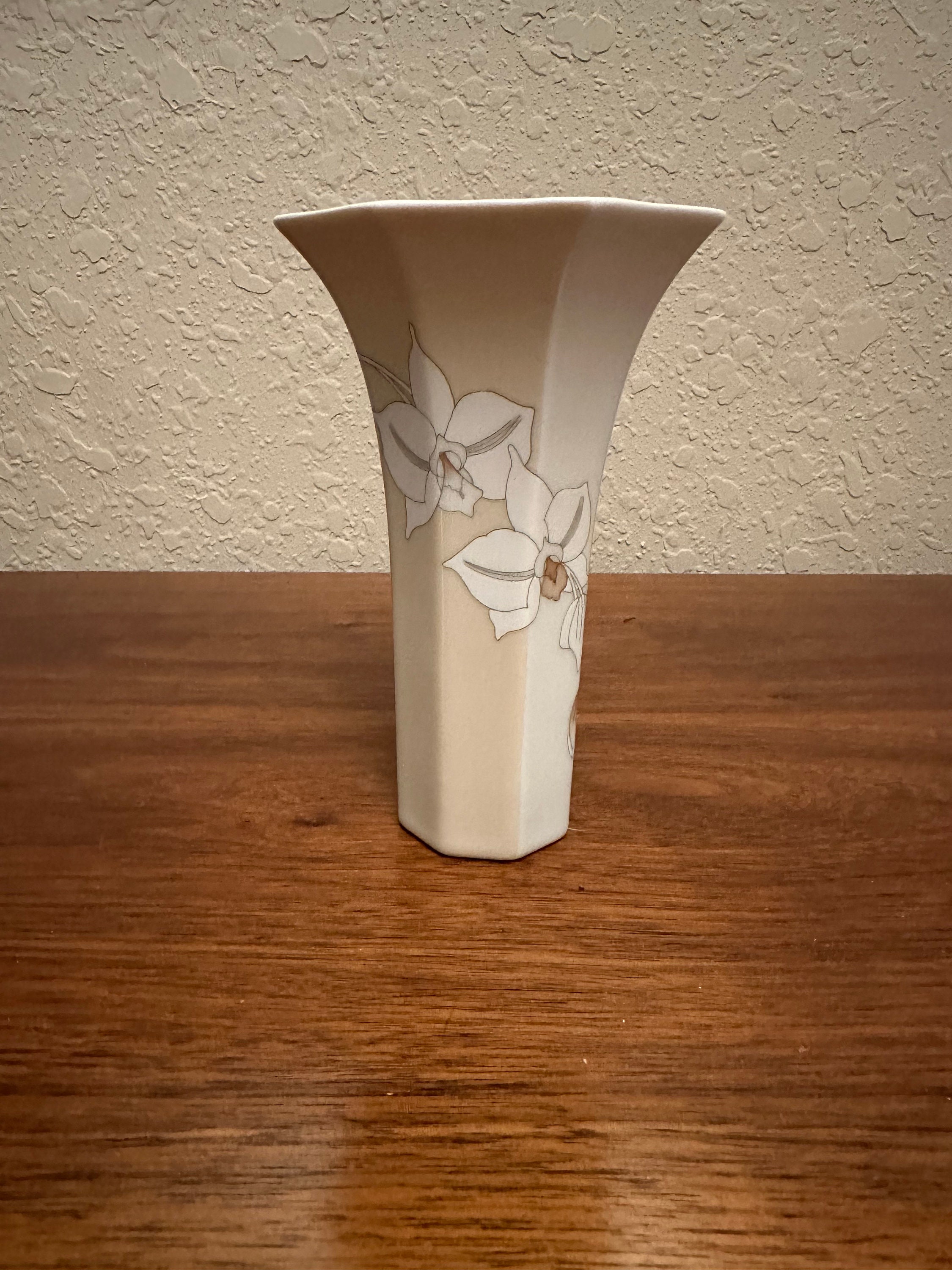 フッチェンロイター フラワーベース HUTSCHENREUTHER 花瓶 レナード オアズ フッチェンロイター フラワーベース - Etsy 日本