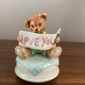 Boyds Bears ボイズベア　オルゴール　テディベア　陶器　置物 小田切 愛は世界を巡る テディベア 陶器オルゴール - Etsy 日本