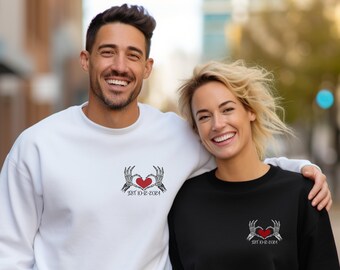 Benutzerdefinierte Braut & Bräutigam Sweatshirt, passende Braut und Bräutigam Shirts, frisch verheiratet Geschenk, Paare passende Shirts, Halloween Hochzeit Sweatshirt