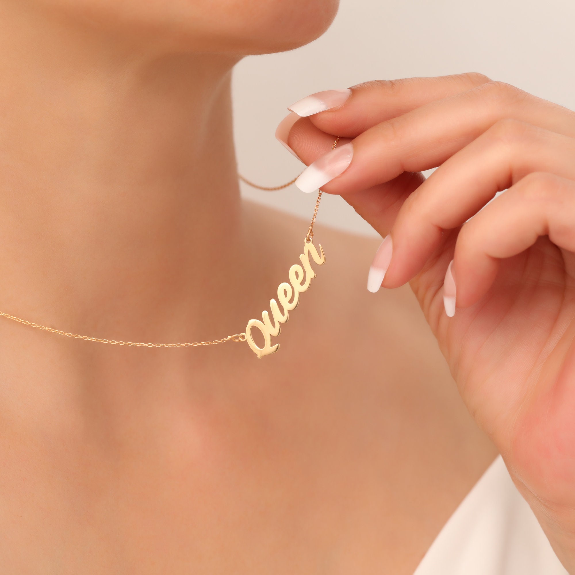 Gold chain name clearance design