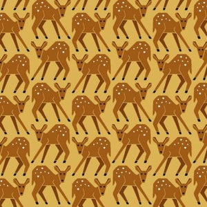 Puede incluir: Un patrón sin costuras que presenta un diseño repetitivo de ciervos marrones con manchas blancas sobre un fondo amarillo.