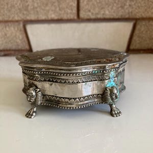 Vintage Silver Footed Lion Head on Legs Deep Blue Velvet Lined Jewelry Box Keeper