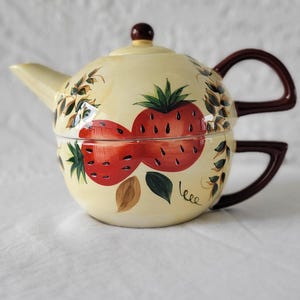 Strawberry: Teapot For (One) piece Set