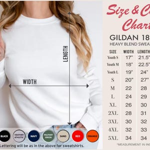 Puede incluir: Una sudadera blanca Gildan 18000 de mezcla pesada. La imagen incluye una tabla de tallas y colores con medidas en pulgadas. Los colores disponibles son blanco, negro, atl&eacute;tico jaspeado, azul marino, verde militar, arena, rojo y naranja.