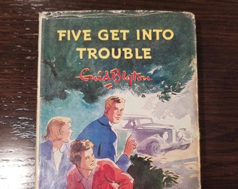 Vintage 1960 Enid Blyton Five Get In Trouble