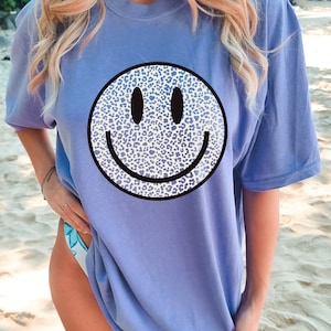 Comfort Colors Smile Face Shirt, Smile Face T-shirt, Smiley Face Shirt, Graphic Gift Shirt, Cute Smile Shirt,Happy Face Shirt, Aesthetic Tee