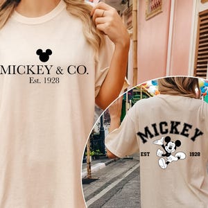 Camiseta Comfort Colors Mickey Mouse Est 1928, Camiseta Disney Mickey de doble cara, Camiseta Mickey y sus amigos, Camiseta Disney, Camiseta retro Disney con la cabeza de Mickey imagen 7