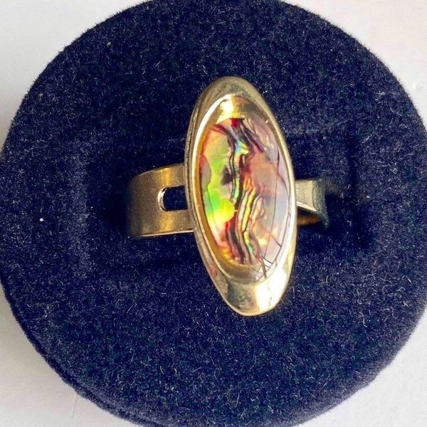 Vintage 1970s Oval Sleek Modern Design Iridescent Quality Stylized Gold Tone Band One Size NOS Jewelry Never Used Ring Metal Gift