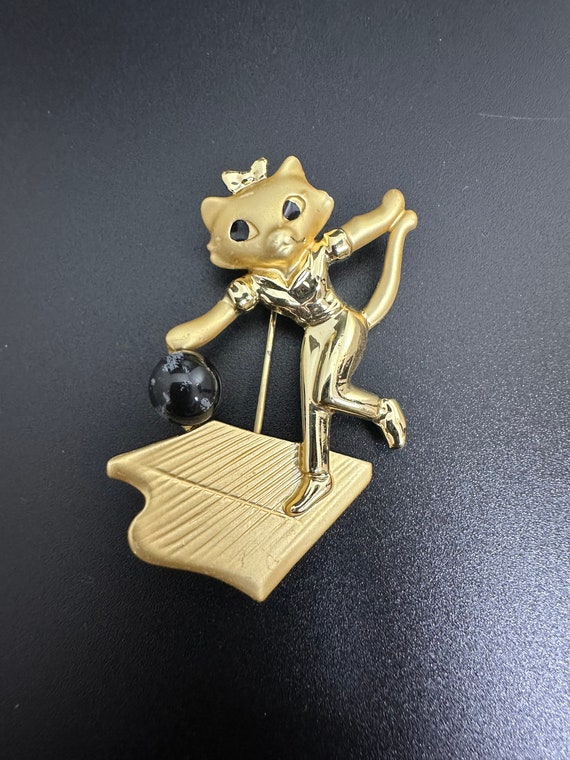 Vintage Danecraft Bowling Kitty Brooch