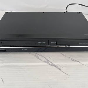 Toshiba VCR DVD combo player Vhs video cassette recorder - no remote - tested - SD-V398- Vintage retro