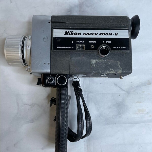 Vintage Nikon 8X Super Zoom Super 8 Film Movie Camera- Turns on - Not fully tested - READ