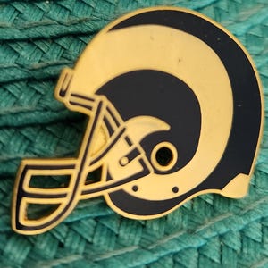 L A Rams Lapel pin