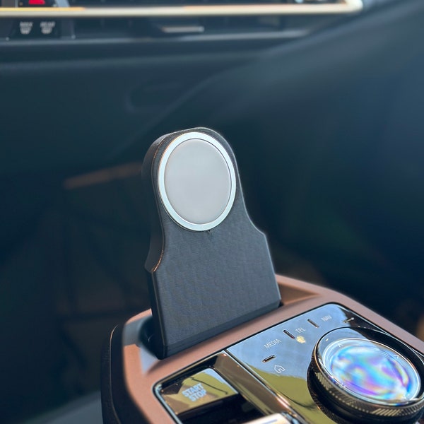 BMW iX MagSafe-Compatible Wireless Charging Stand