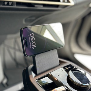 BMW iX MagSafe-Compatible Wireless Charging Stand image 4