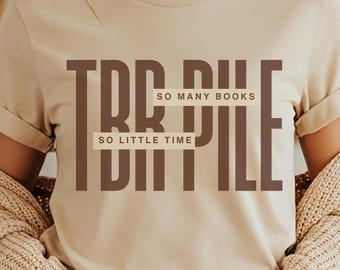 TBR Pile Graphic Tee, Bokälskare-tröja
