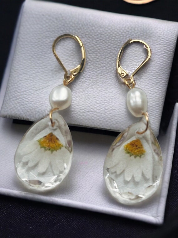 Handcrafted Daisy Earrings with Freshwater Pearl and 18ct Gold Plated Clutch | Minimalistic Style | Mothers day gift