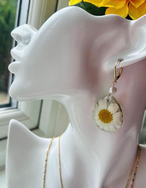 Handcrafted Daisy Earrings with Freshwater Pearl and 18ct Gold Plated Clutch | Teardrop Minimalistic Style | Mothers day gift
