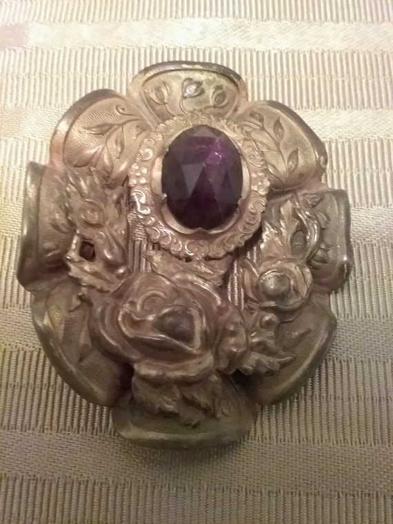 Victorian brooch with amethyst faceted glass stone
