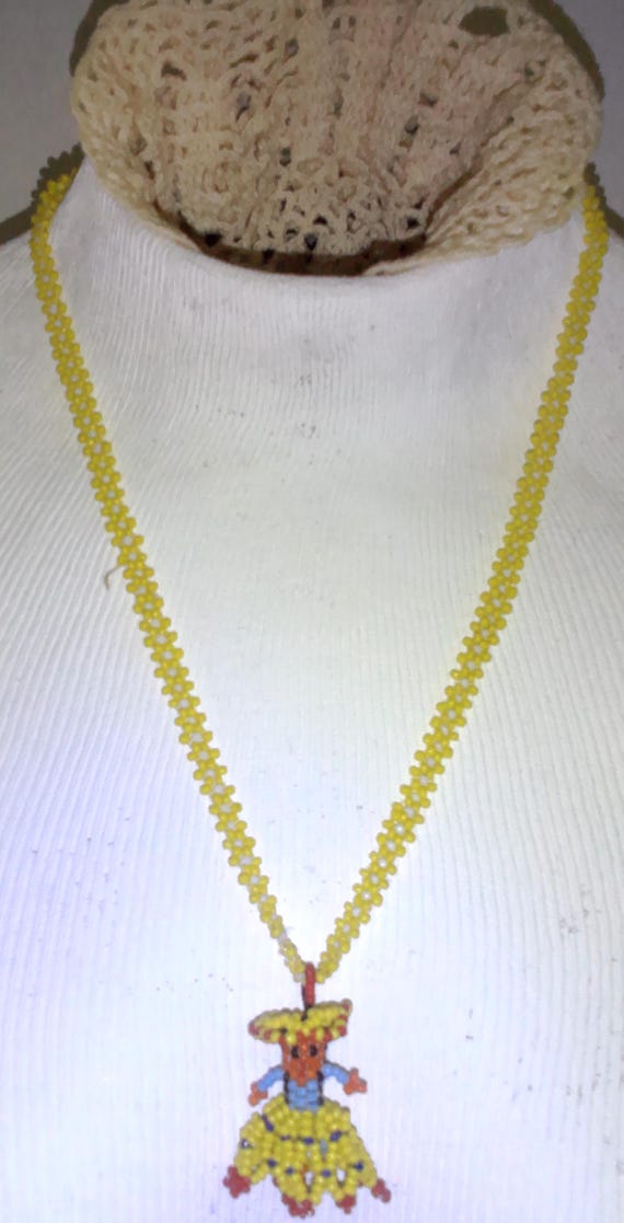 Native American seed bead necklace View 2