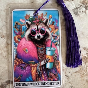 Marque-page amusant en forme de carte de tarot pour elle - Créateur de tendances pour les épaves de train, amoureux du raton laveur