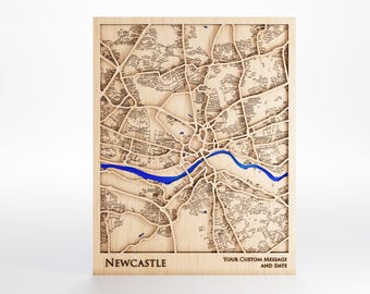 Newcastle Holzkarte - Laser Cut - inklusive Rahmen