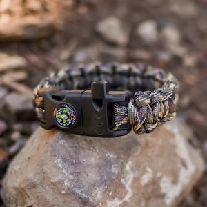 Woodland Camo Paracord Bracelet with Compass, Fire Starter, and Whistle – 550 Paracord Survival Bracelet for Outdoor Camping & Emergencies