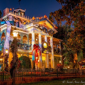 Disneyland’s Haunted Mansion