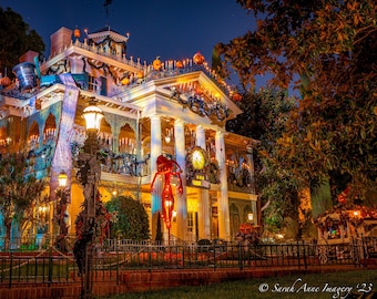 La Mansión Encantada de Disneyland