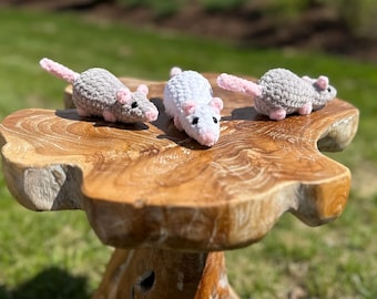 Peluche a forma di ratto / Peluche a forma di ratto all'uncinetto / Peluche fatto a mano / Animale di peluche a forma di ratto