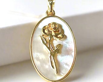 Ciondolo con fiore di nascita in oro, ciondolo con fiore di nascita in madreperla per la creazione di gioielli, regalo personalizzato per la mamma, regalo personalizzato per madre e figlia