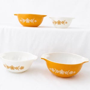 Early Vintage PYREX Butterfly Gold Cinderella Bowls Set of 4