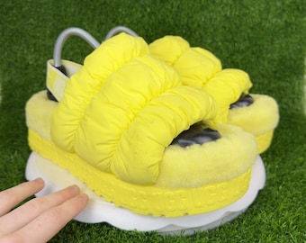 wmns US 10 UGG Scrunchita 2" platform slide sandles wool slingback yellow