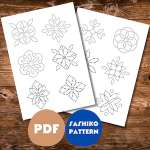 Op de afbeelding: Twee afdrukbare PDF-pagina's met zwart-witte sashiko-steekpatronen. De patronen tonen verschillende bloemen en geometrische vormen. De tekst "PDF" en "SASHIKO PATTERN" staat op de pagina's gedrukt.