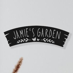 Cartello in metallo personalizzato per casa, da appendere alla porta esterna del patio del giardino con nome, cartello personalizzato per il cortile, cartelli da prato, regali per lei, regalo di inaugurazione della casa